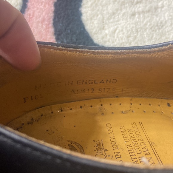 Vintage dr.Marten bowler shoes made in England. In great used shape. - Picture 13 of 13